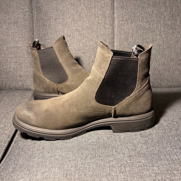 UGG Men’s Olive Green Suede Chelsea Boots - Picture 3 of 7